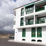 Junto Al Mar En Abrigos Los Abrigos