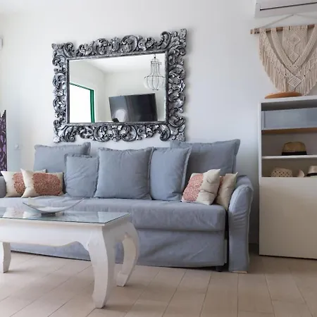 Junto Al Mar En Abrigos Los Abrigos