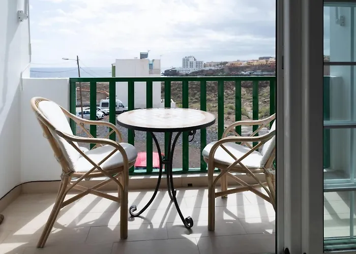 Junto Al Mar En Abrigos *