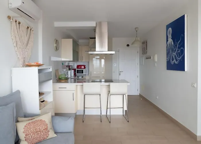 Junto Al Mar En Abrigos Los Abrigos