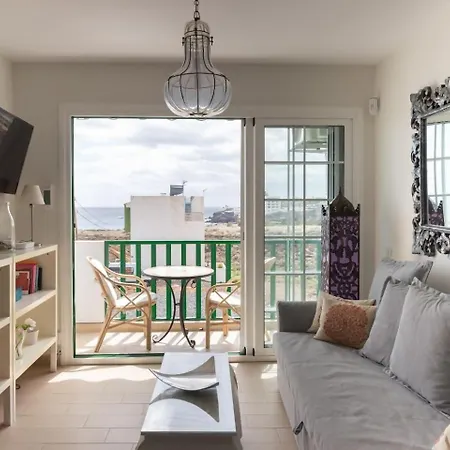 Junto Al Mar En Abrigos Los Abrigos